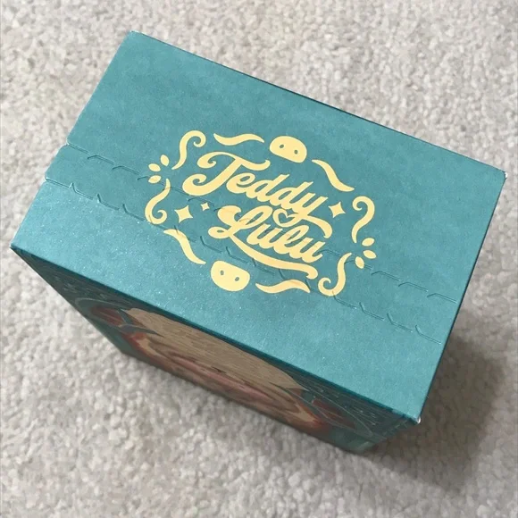 Lulu The Piggy Vintage Teddy Shop Vinyl Face Plush Pendant Blind Box Witty Teddy - Picture 16 of 16